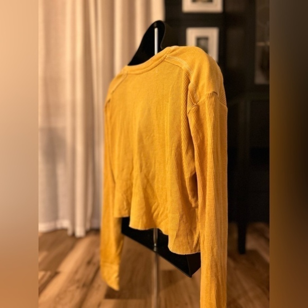 Long sleeve, yellow, waffle knitted crop top shirt, size L - Picture 3 of 6